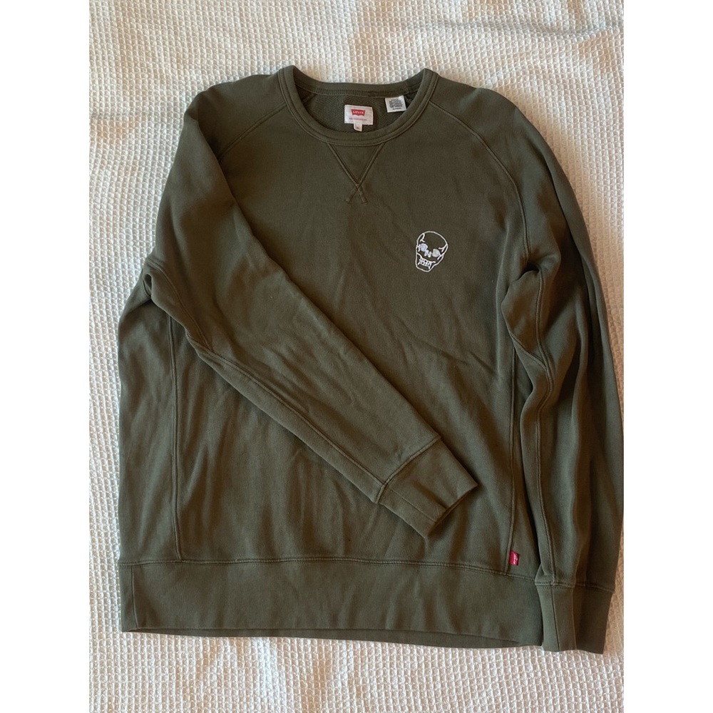 Levi’s Green Crewneck Sweater w/ Embroidered Skull